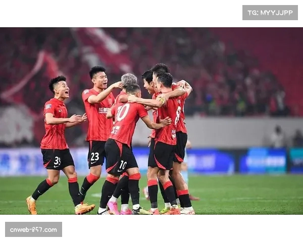 成都蓉城多线作战一度接近捧杯 误判与赛程成转折